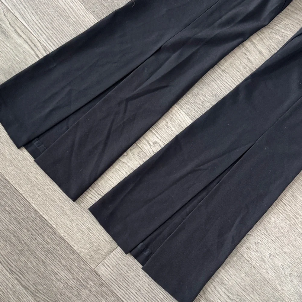 🌼TRINA TURK🌼 Dynamic Front Slit Flare Pants, Size 10 - Picture 8 of 11